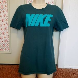 The Nike Tee Nike Logo Small Athletic Cut T-Shirt